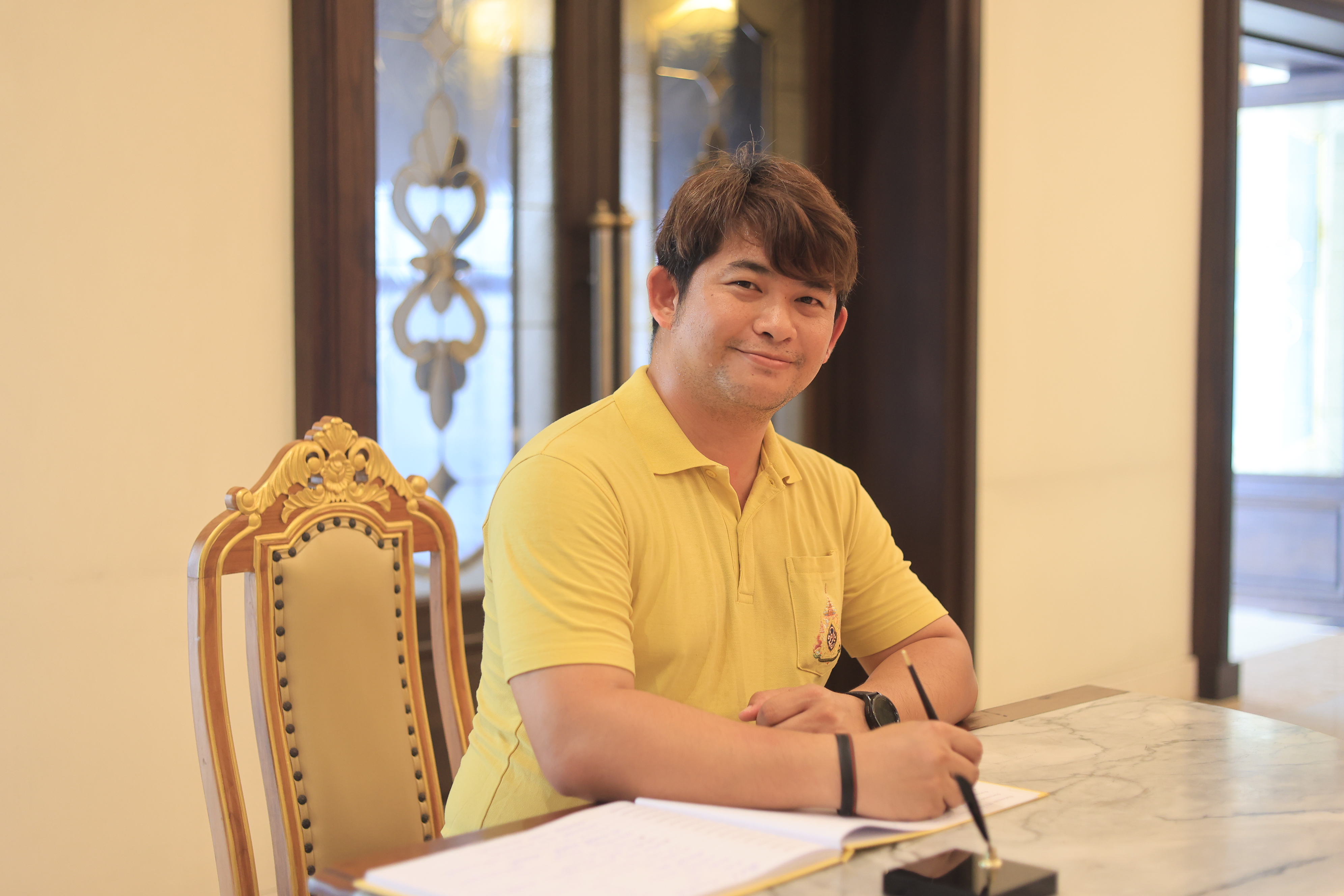 title - ส.ป.ก. ร่วมเฝ้ารับเสด็จฯ พระบาทสมเด็จพระเจ้าอยู่หัว และ สมเด็จพระนางเจ้า ฯ พระบรมราชินี เนื่องในโอกาสเสด็จพระราชดำเนินไปในการ พระราชพิธีเฉลิมพระชนมพรรษา 28 กรกฎาคม 2569